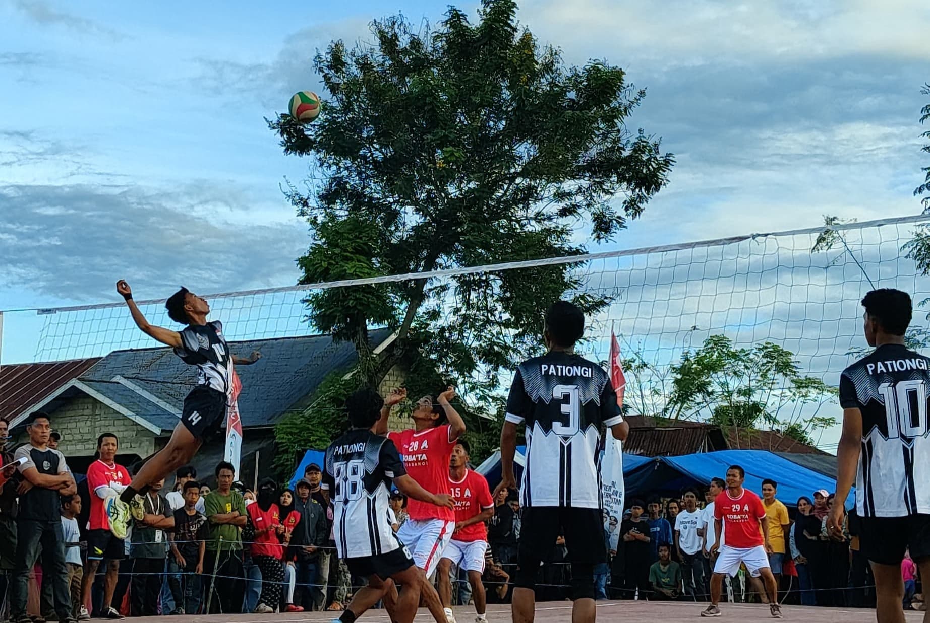 Pationgi Tumbangkan Talabangi dengan Skor 2–0 di Lomba Voli HUT RI ke-80